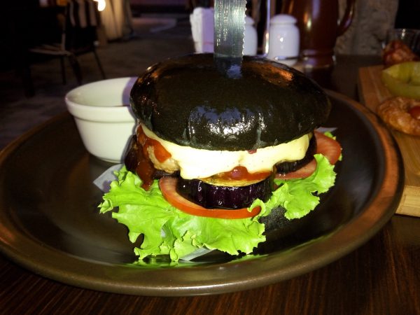 black burger в Beerlin, черный бургер в Харькове